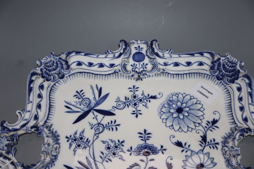 A large Meissen onion pattern square tray, late 19th/early 20th century, 40cm sq